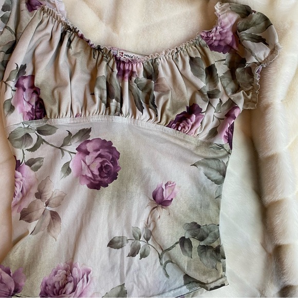 Peace on earth stretchy printed mesh top size m - Picture 3 of 4